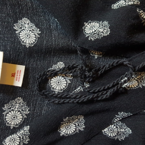 Women's Wrap-Front Mossimo Supply CO Blouse XL - Picture 4 of 4